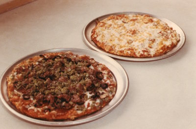 Cheese and meat pizzas from 1971